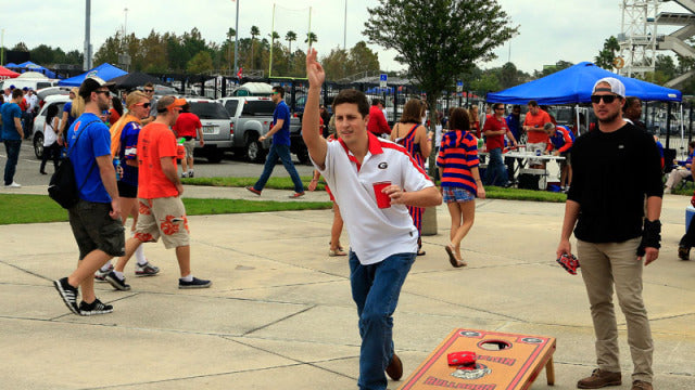 NFL And College Football Tailgates: Cornhole And The Best Accessories