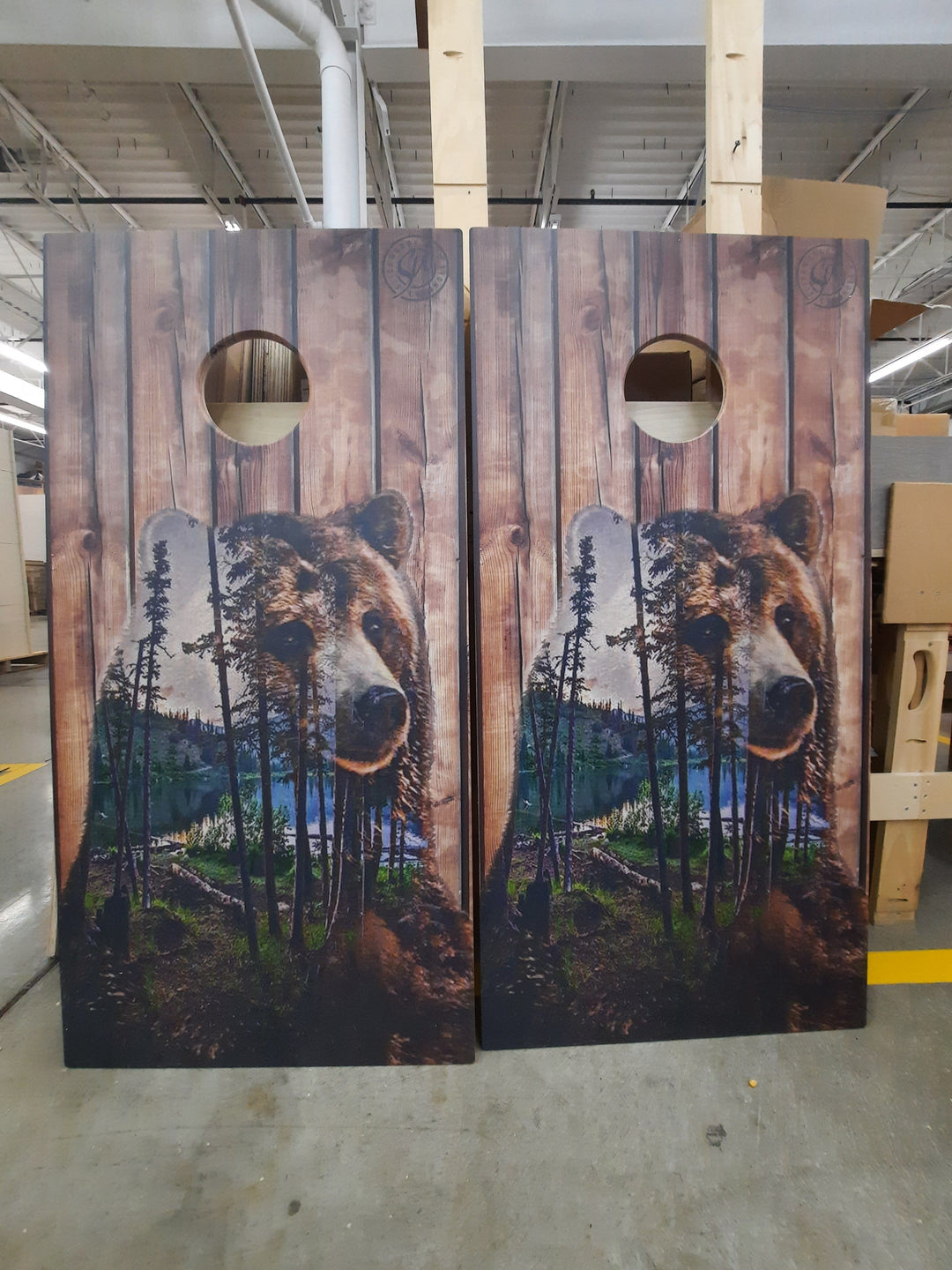 Slick Woody’s Scratch and Dent Scratch and Dent 2x4 Bear Mountain Regulation Cornhole Board Set (Includes 8 Bags)/ DTRBBM2