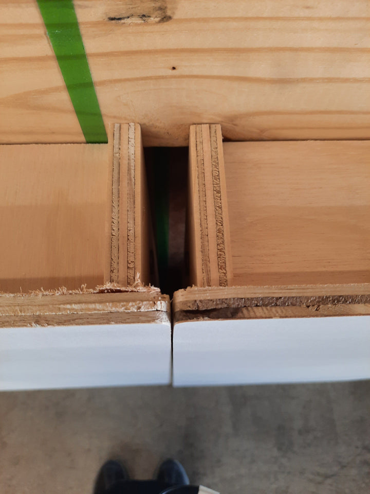 Slick Woody’s Scratch and Dent Scratch and Dent 2x4 Blank Premium Regulation Cornhole Board Set (Includes 8 Bags)/ SD037